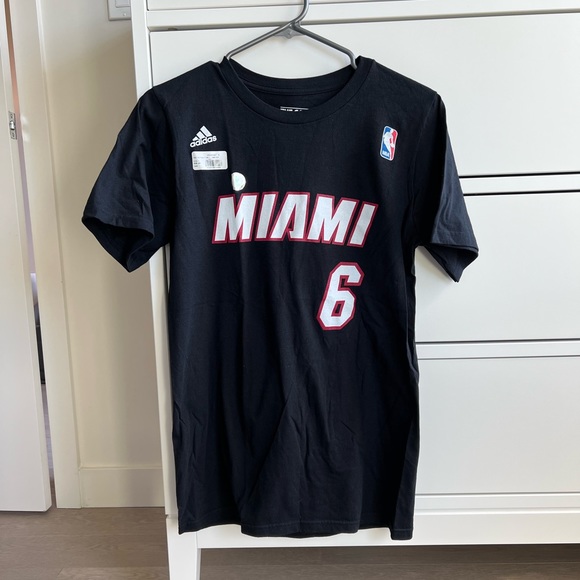 Adidas men’s Miami Heat Lebron James T-shirt in size Small - Picture 1 of 4